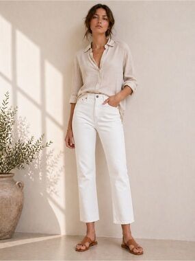 Levi’s Wedgie Straight White Jeans 26 High Rise Vintage-Inspired